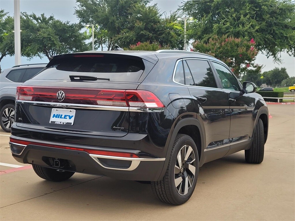 2025 Volkswagen Atlas Cross Sport SEL photo 3