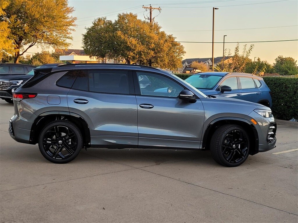 New 2026 Volkswagen Tiguan 2.0T SE R-Line Black SUV