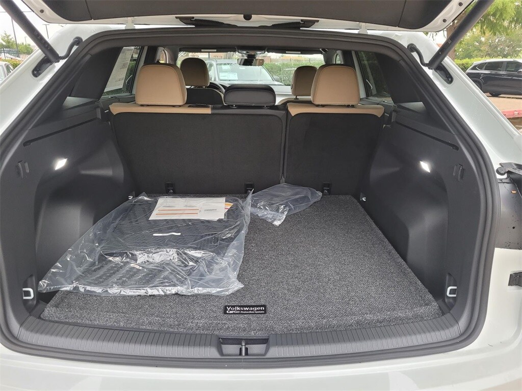 2026 Volkswagen Atlas Cross Sport SE Technology photo 4