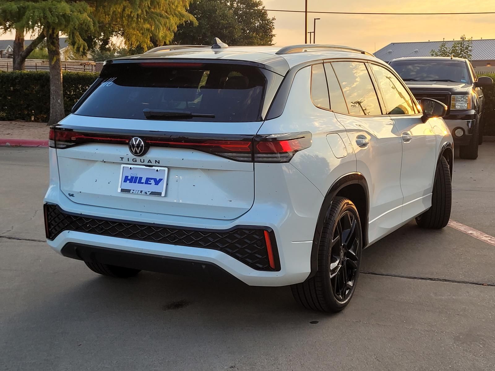 New 2026 Volkswagen Tiguan SE R-Line Black SUV