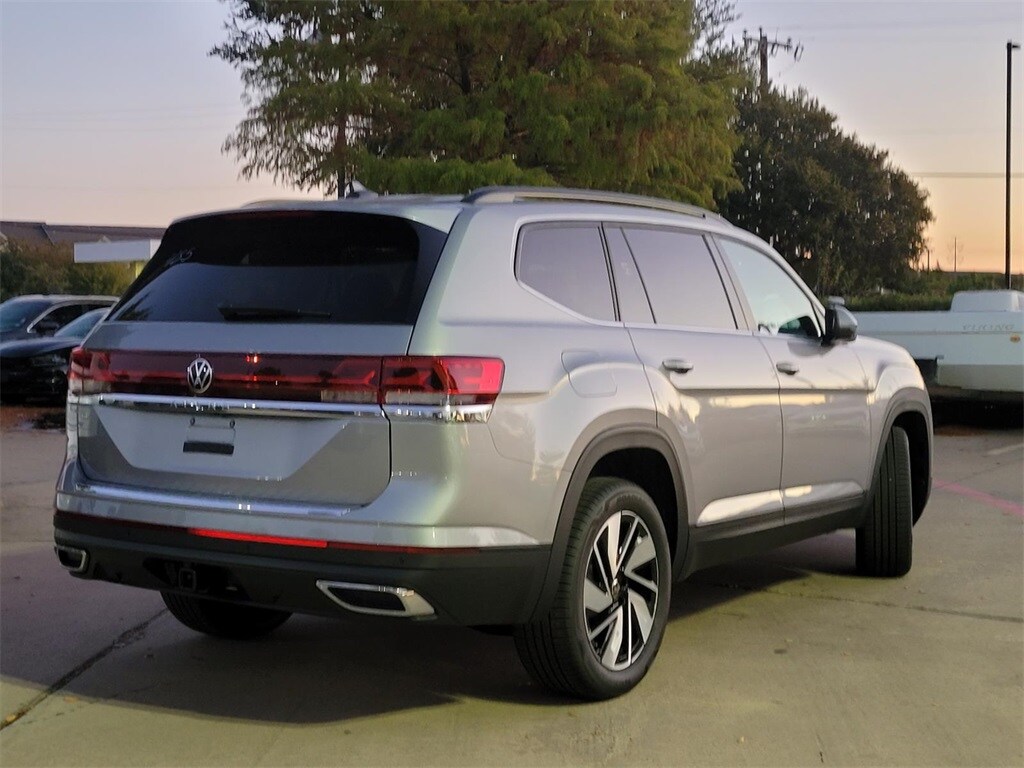 2026 Volkswagen Atlas SE Technology photo 3