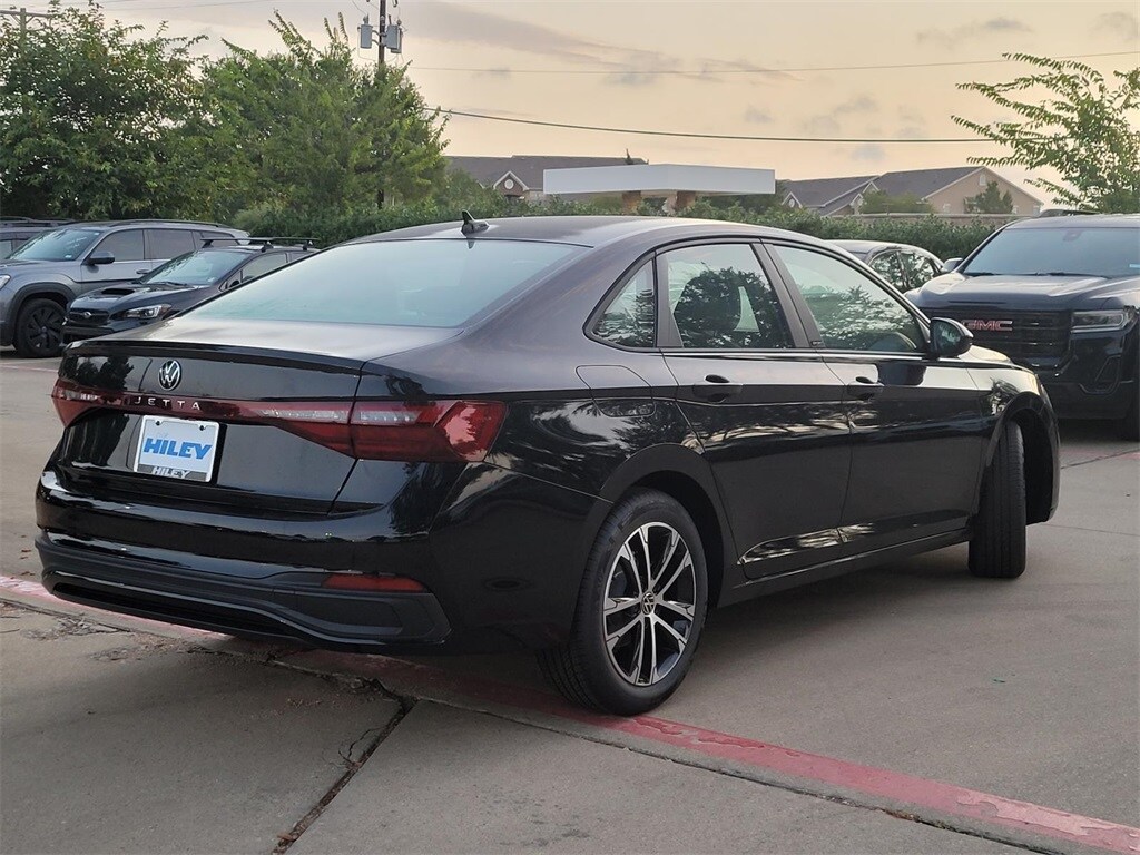 2025 Volkswagen Jetta 1.5T Sport photo 3