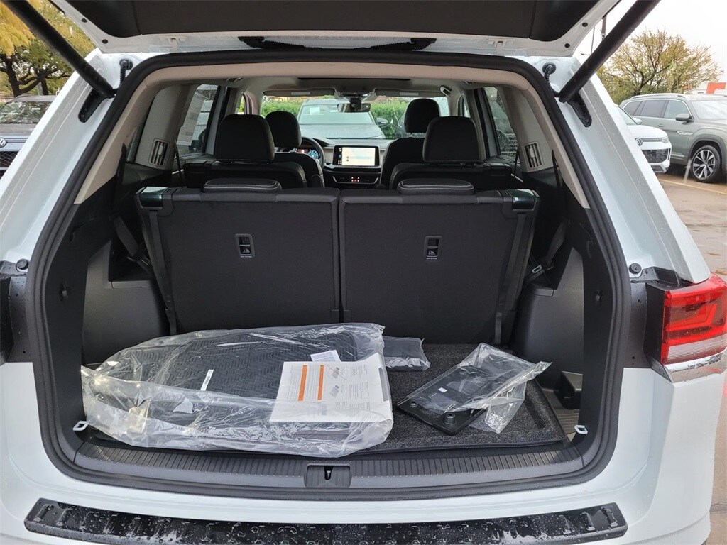 2026 Volkswagen Atlas SE Technology photo 3