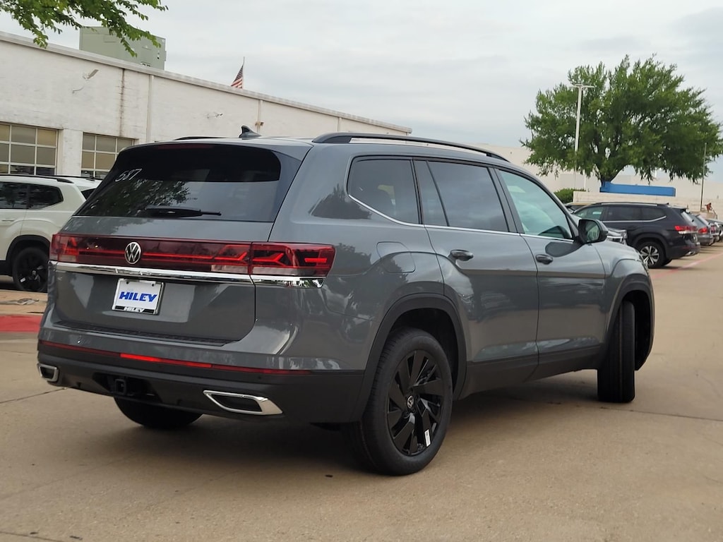 New 2026 Volkswagen Atlas SE w/Technology SUV