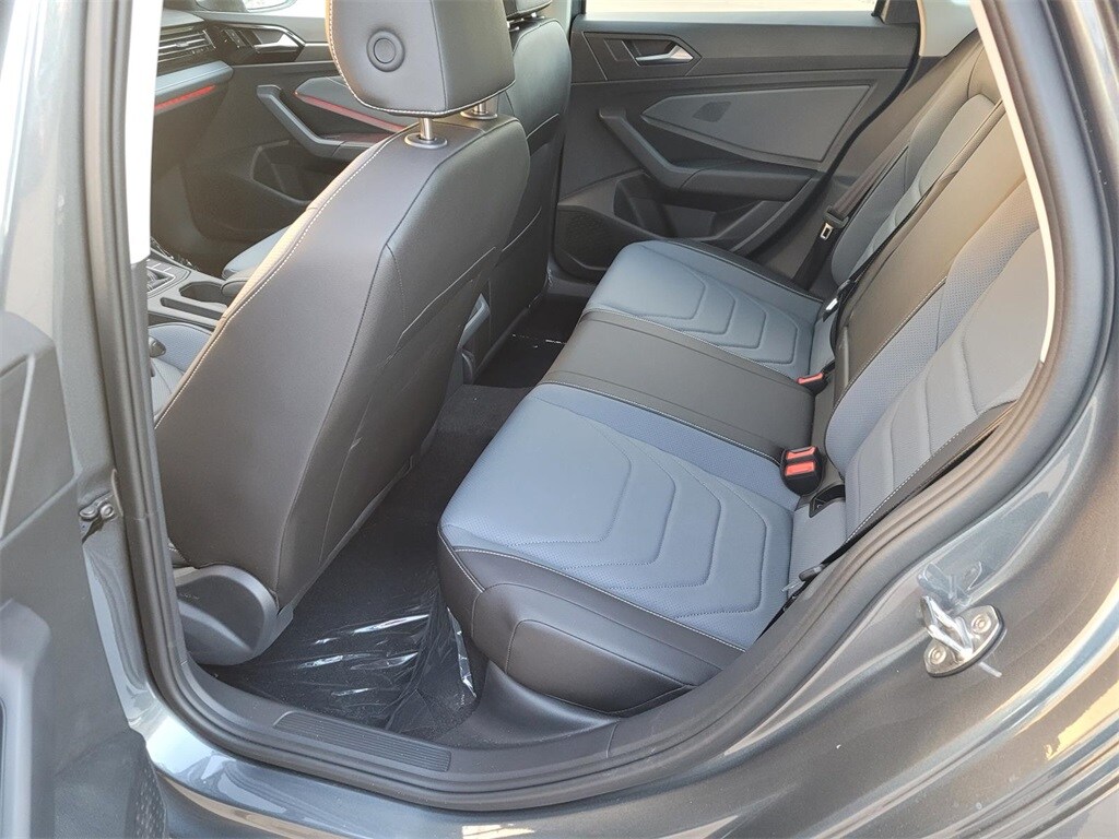 2025 Volkswagen Jetta 1.5T SEL photo 4
