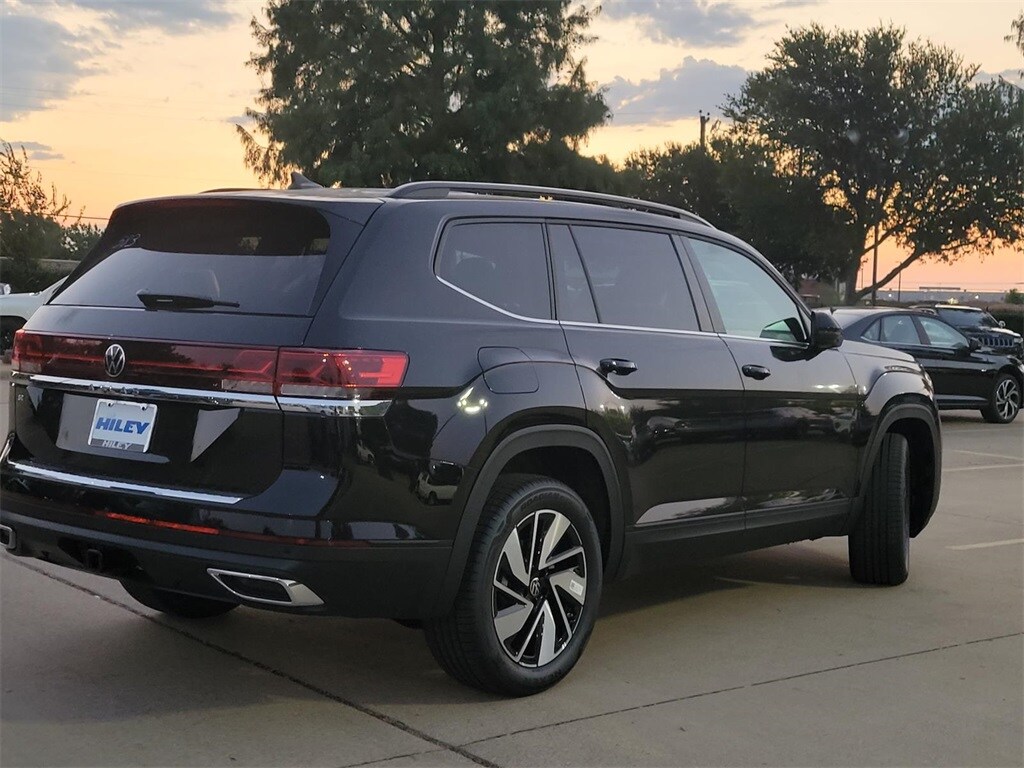 2026 Volkswagen Atlas SE Technology photo 3