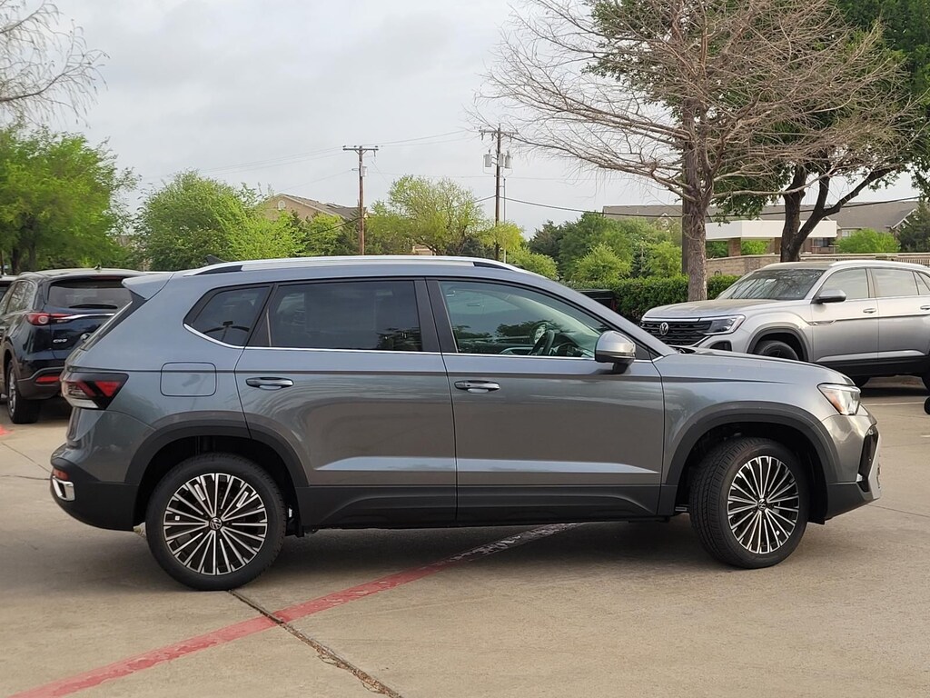 New 2026 Volkswagen Taos 1.5T SE SUV