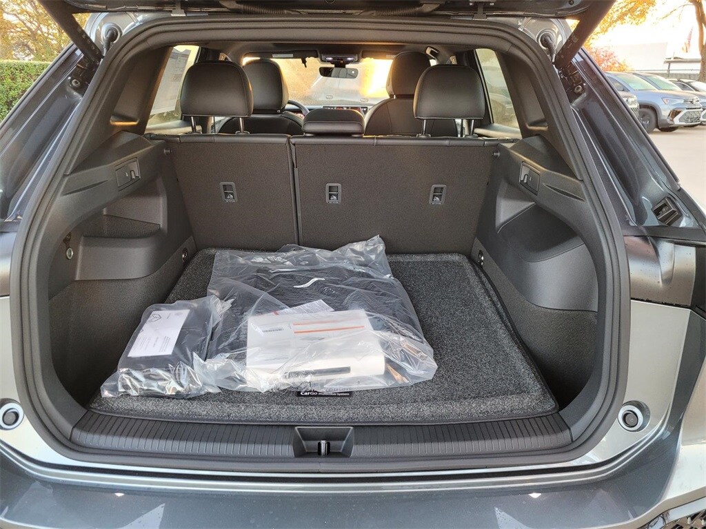 New 2026 Volkswagen Tiguan 2.0T SE R-Line Black SUV