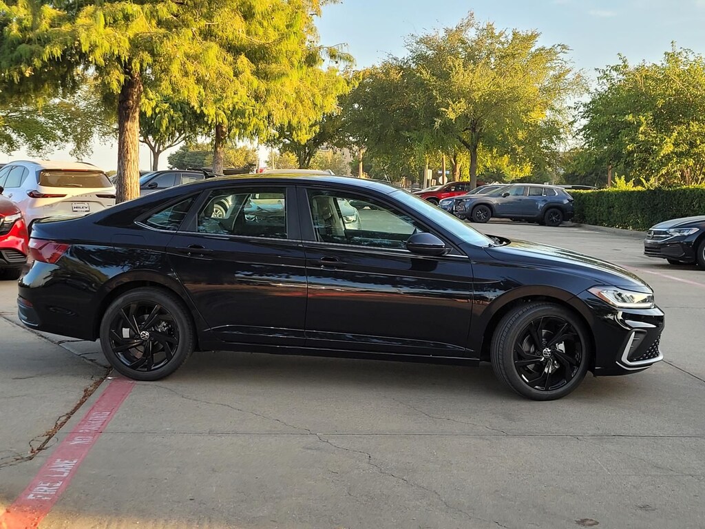 New 2027 Volkswagen Jetta 1.5T SE Sedan