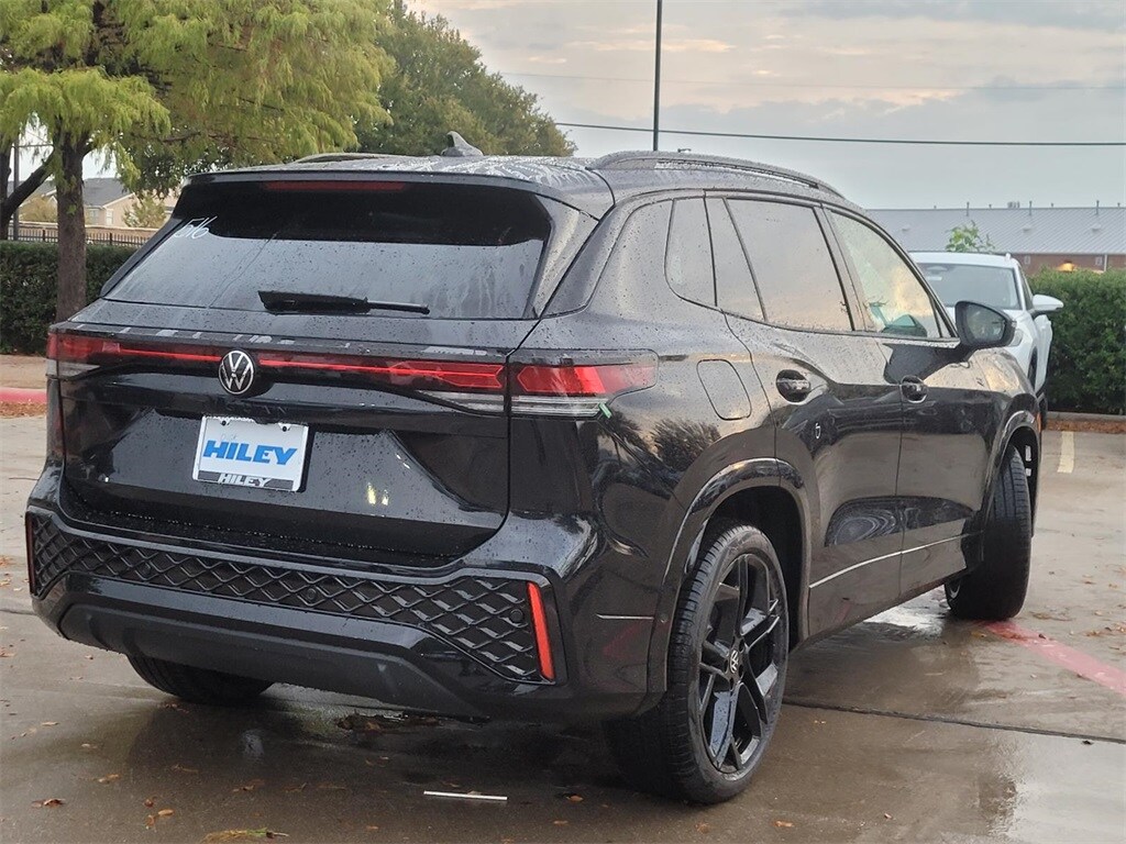 2026 Volkswagen Tiguan SE R-Line Black photo 2