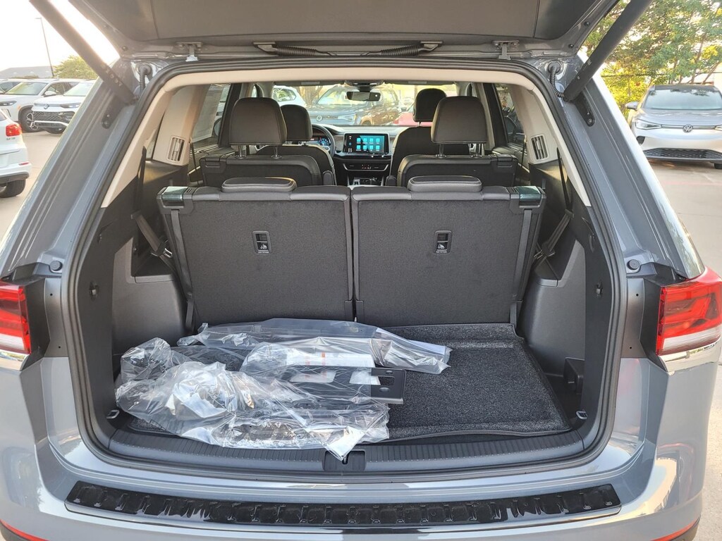 New 2026 Volkswagen Atlas 2.0T SE w/Technology SUV