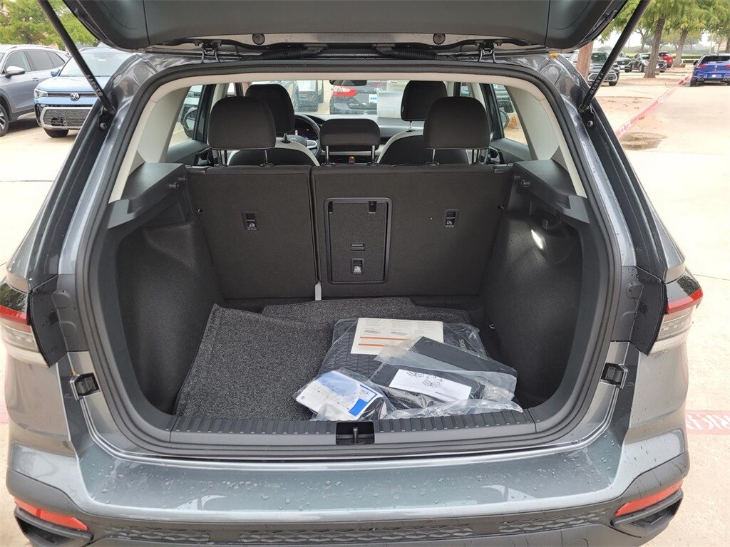 2025 Volkswagen Taos S photo 3