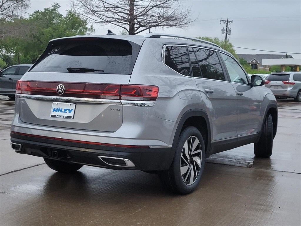 2025 Volkswagen Atlas SEL photo 3