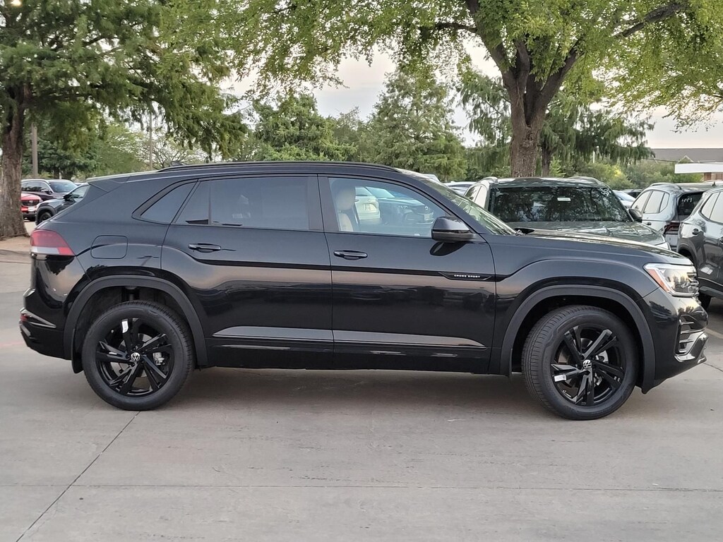 New 2026 Volkswagen Atlas Cross Sport 2.0T SEL R-Line Black SUV