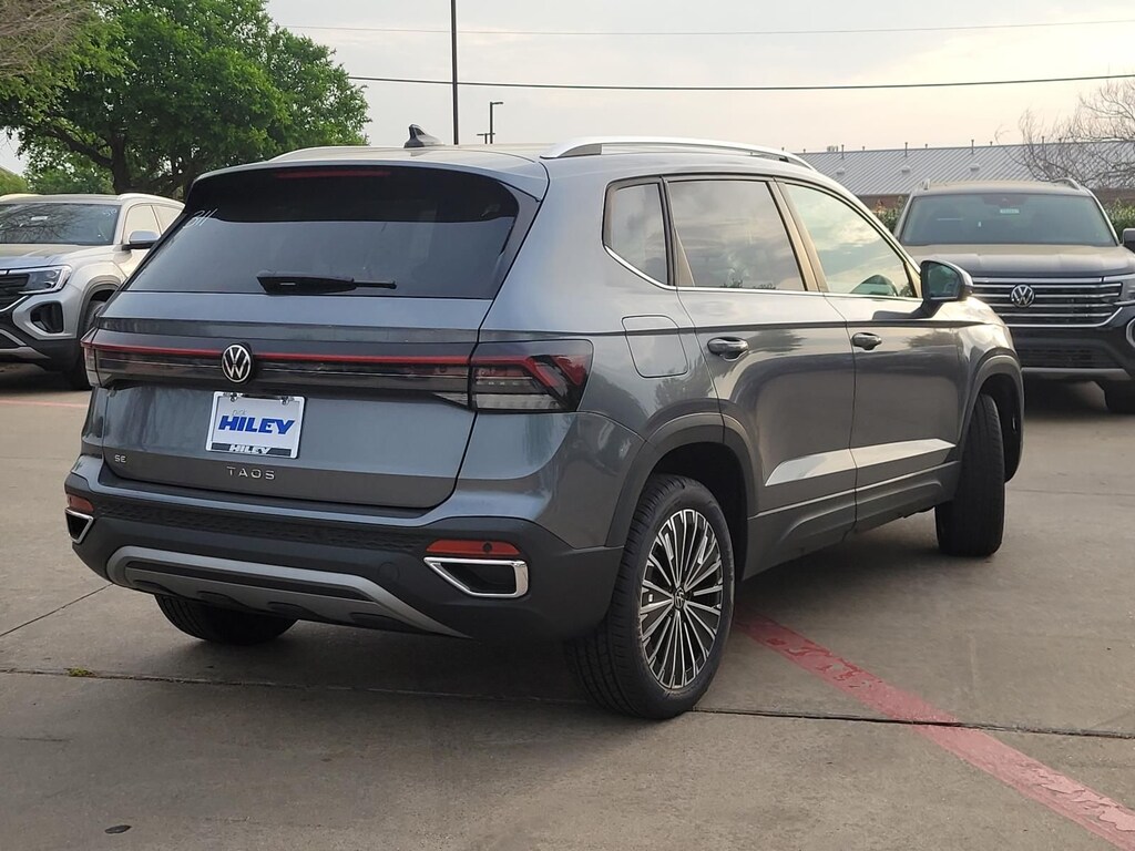 New 2026 Volkswagen Taos 1.5T SE SUV