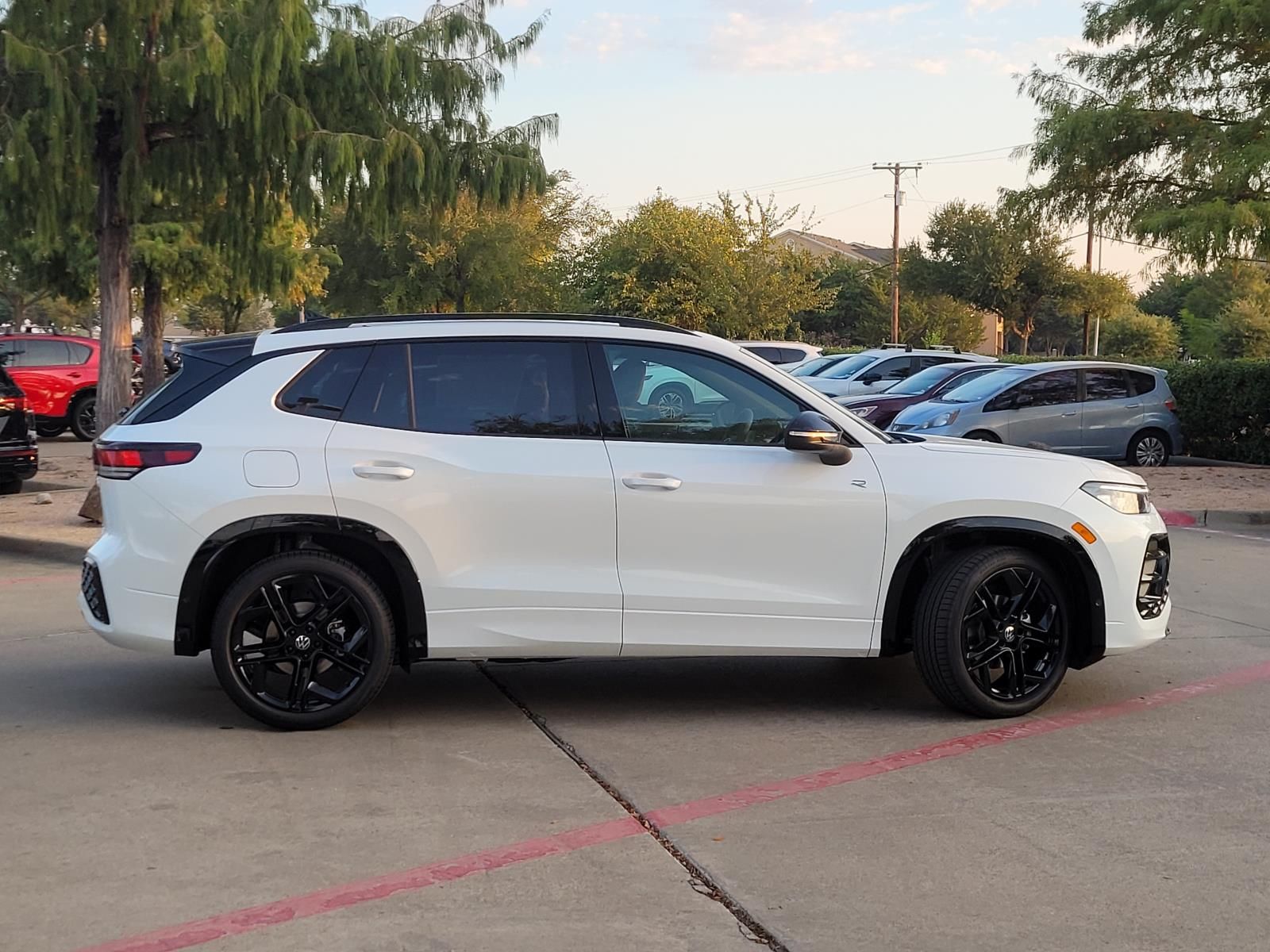 New 2026 Volkswagen Tiguan SE R-Line Black SUV