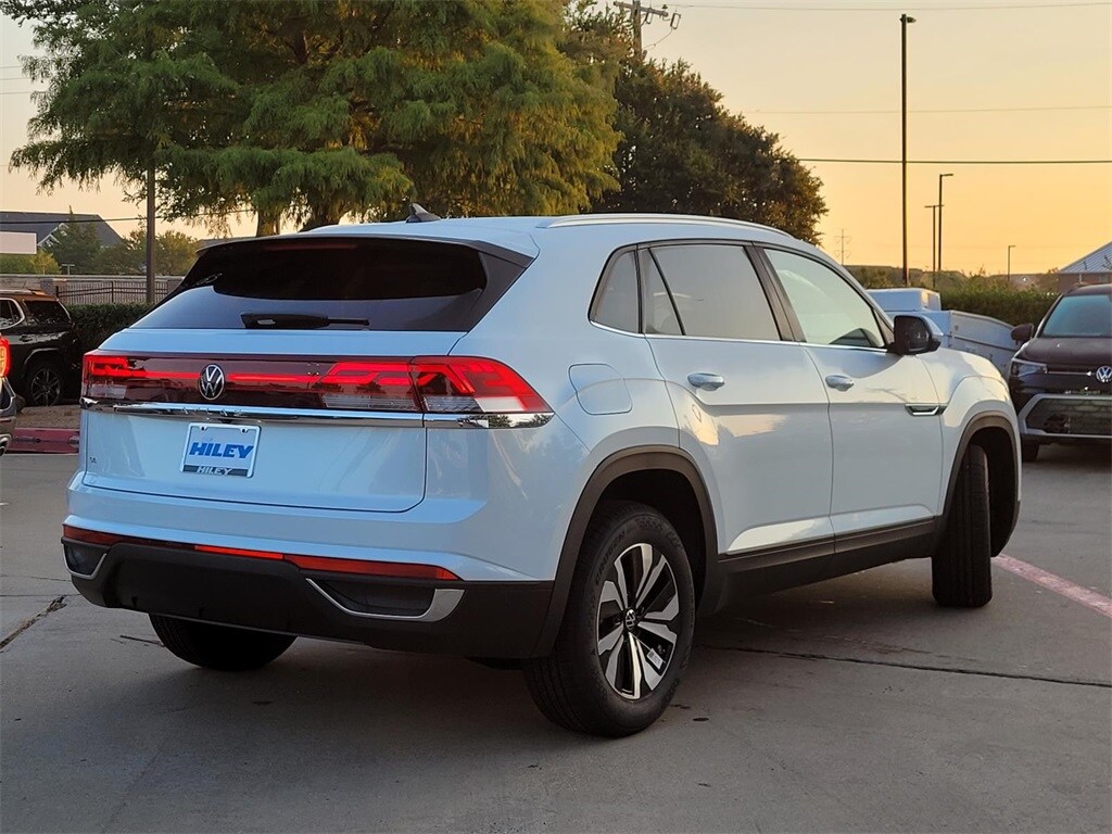 2026 Volkswagen Atlas Cross Sport SE photo 3