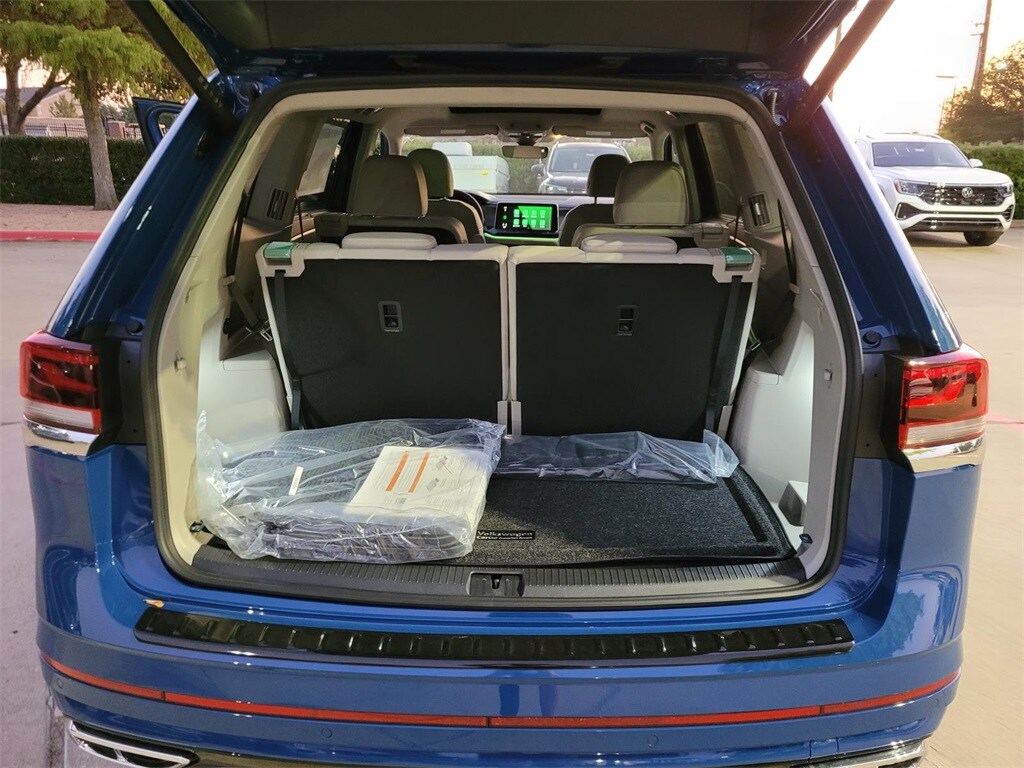 New 2026 Volkswagen Atlas 2.0T SEL Premium R-Line SUV