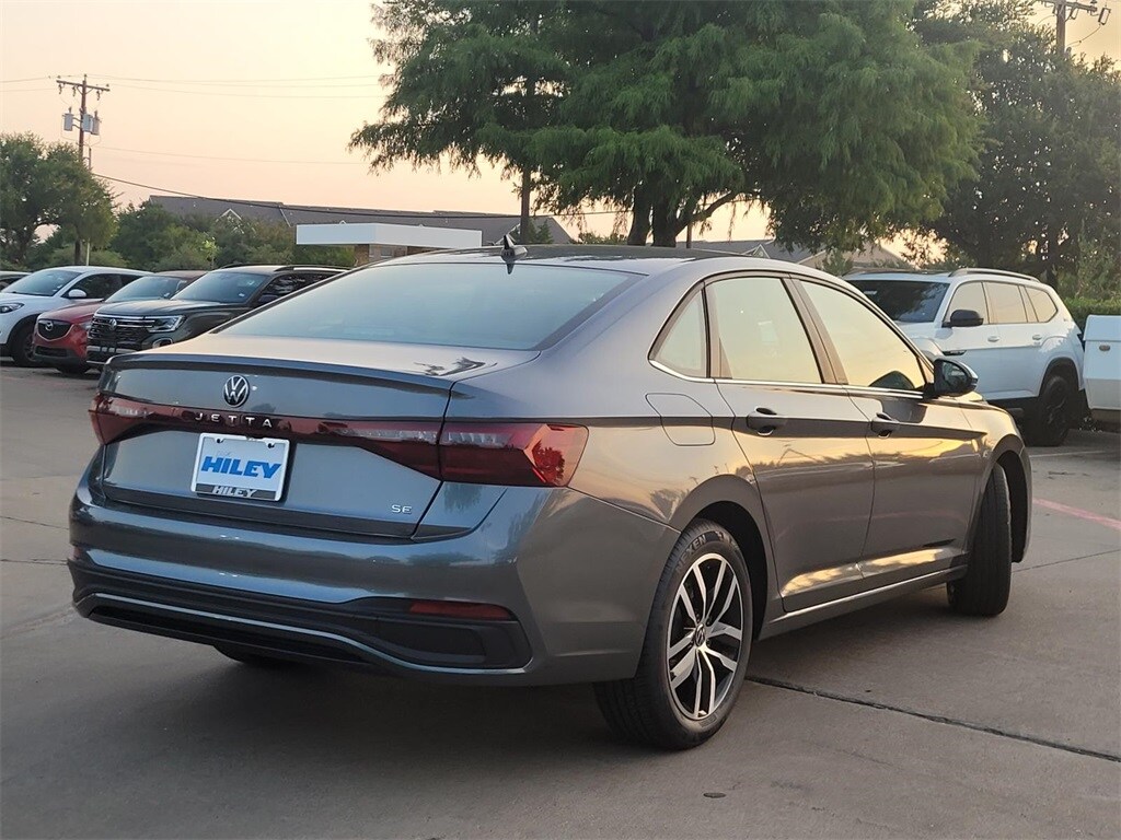 2025 Volkswagen Jetta 1.5T SE photo 3