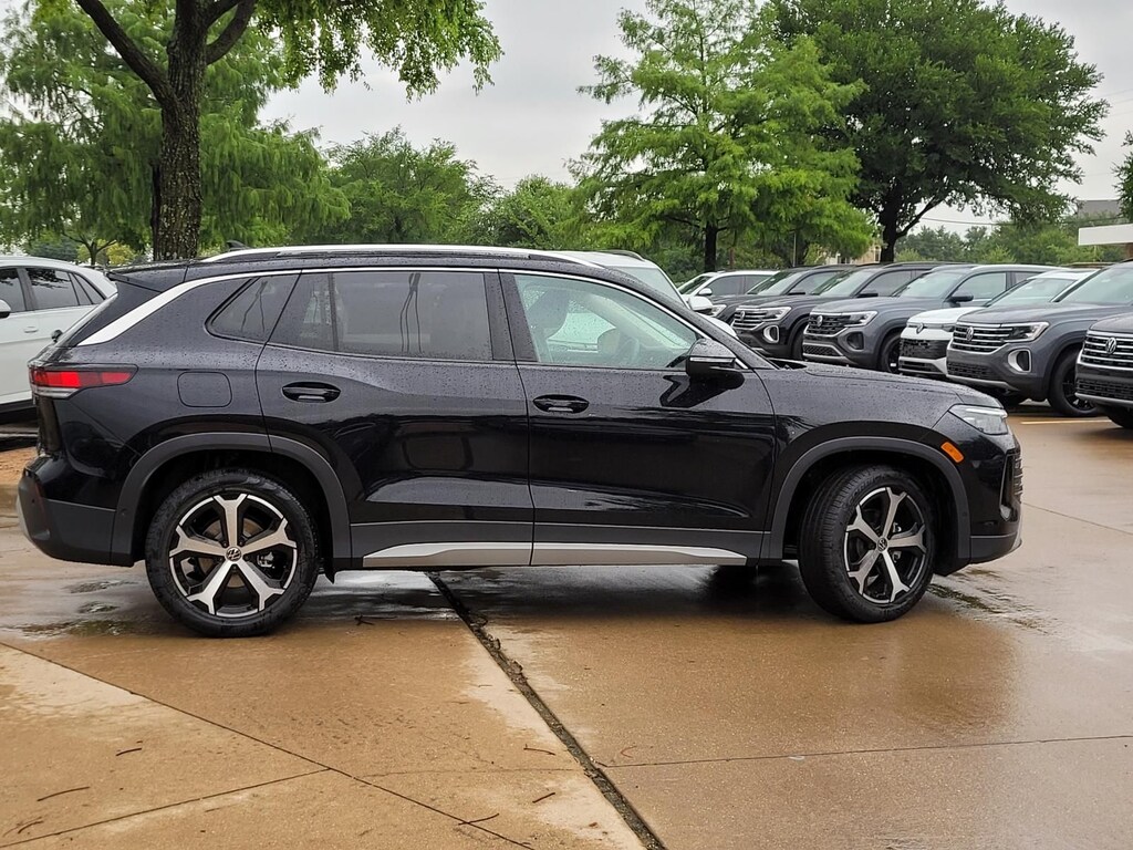 New 2026 Volkswagen Tiguan 2.0T SE SUV