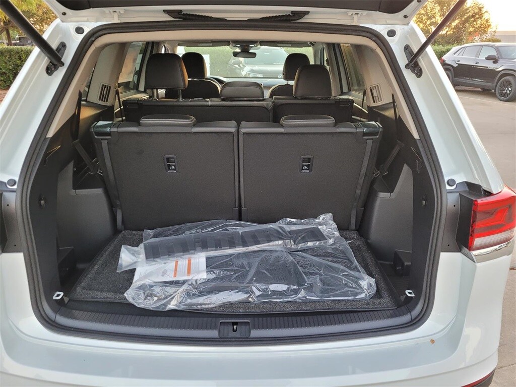 2026 Volkswagen Atlas SE photo 3