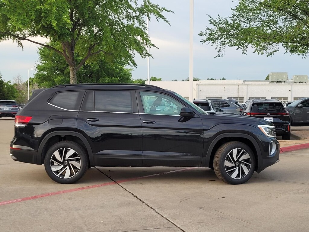 New 2026 Volkswagen Atlas SE w/Technology SUV