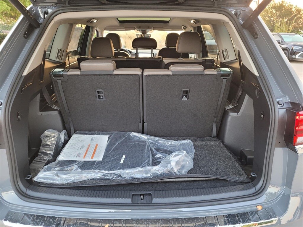 2026 Volkswagen Atlas SEL photo 3