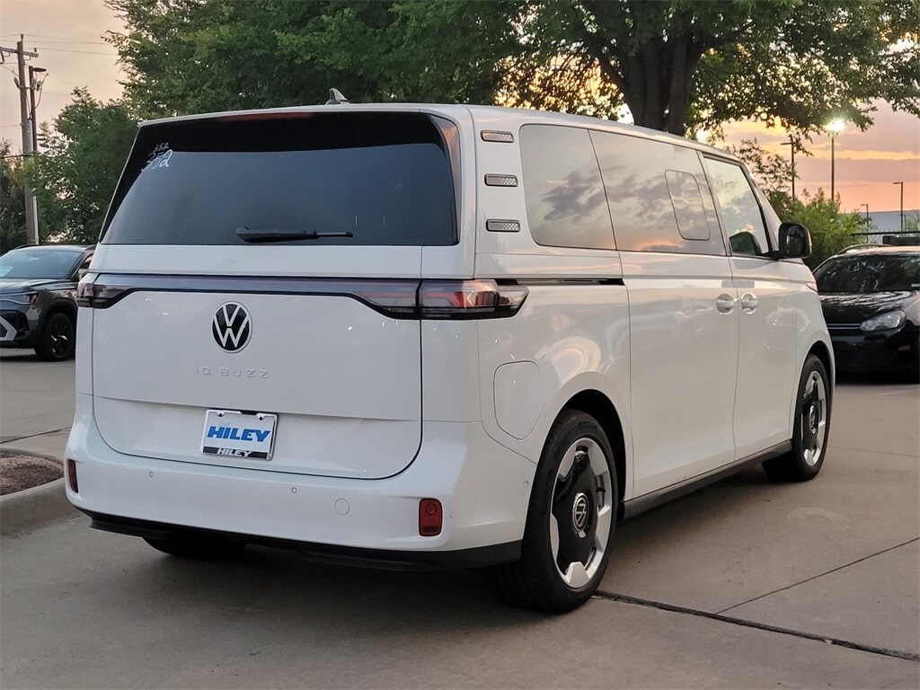 2025 Volkswagen ID. Buzz Pro S photo 3