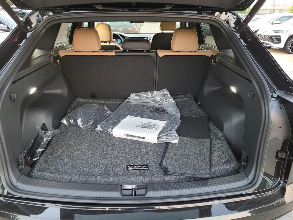 New 2026 Volkswagen Atlas Cross Sport 2.0T SEL R-Line Black SUV