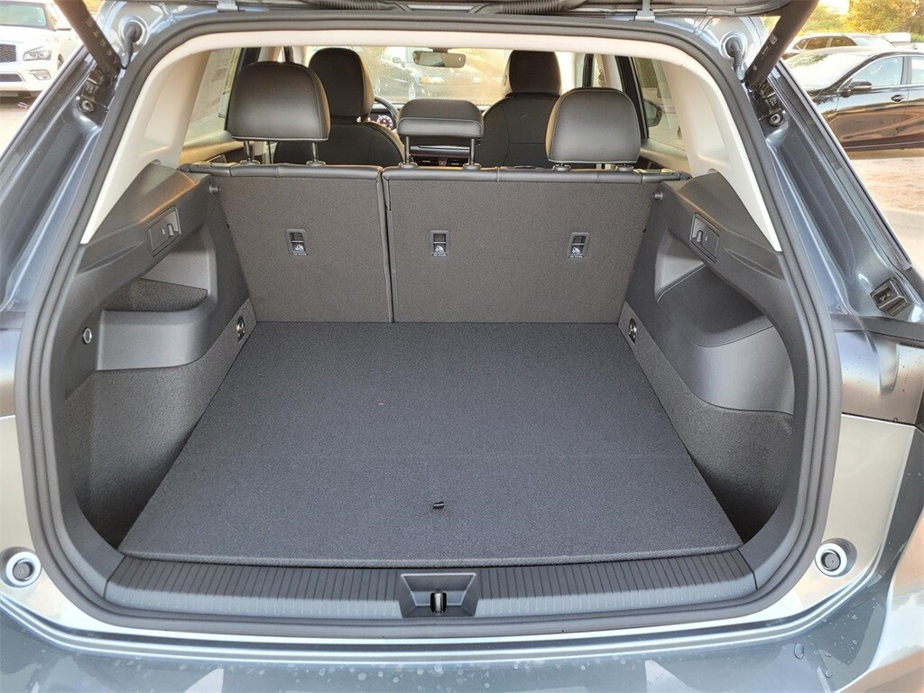 2025 Volkswagen Tiguan SE photo 4