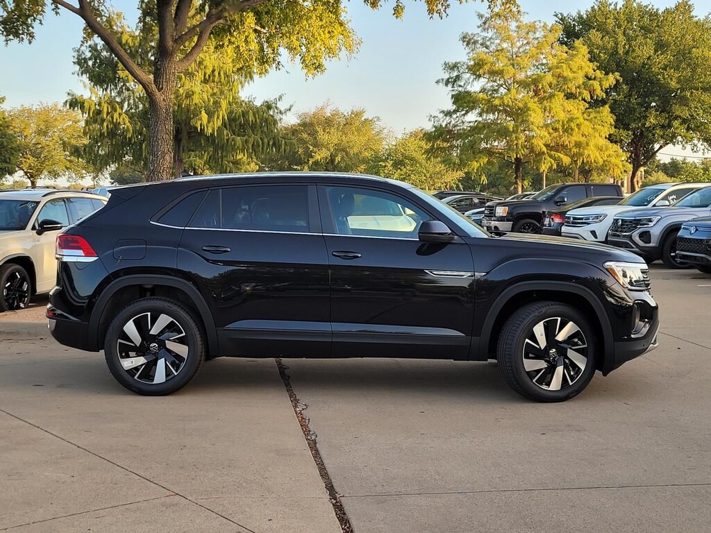 New 2026 Volkswagen Atlas Cross Sport SE w/Technology SUV