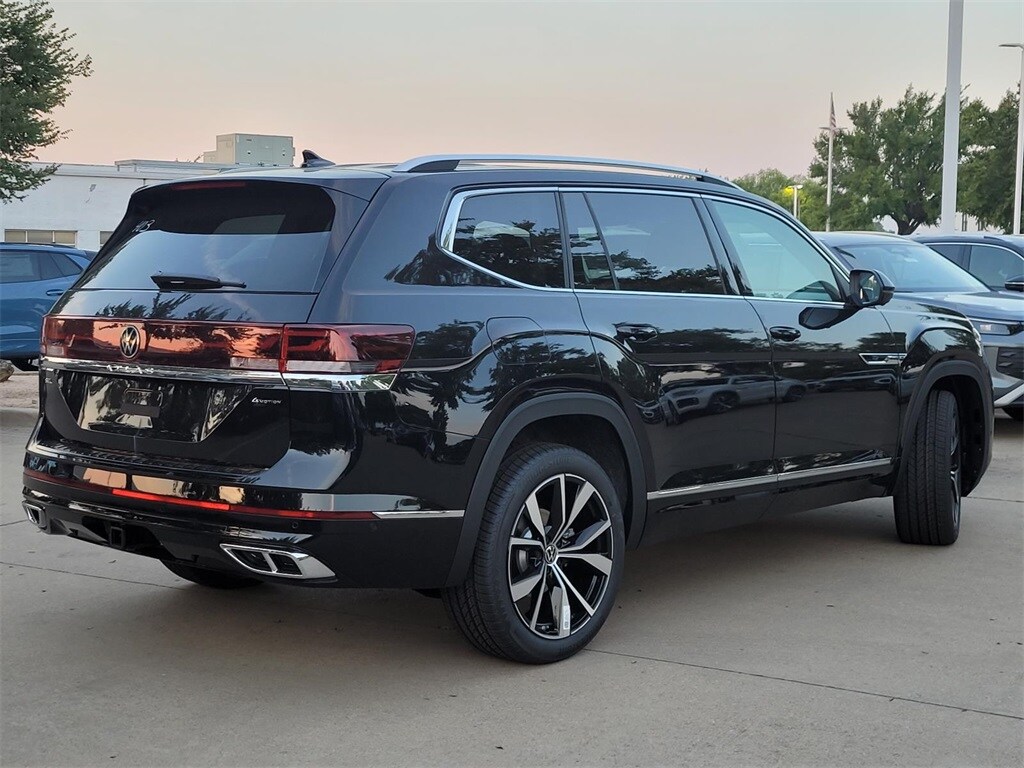 2026 Volkswagen Atlas SEL Premium R-Line photo 3