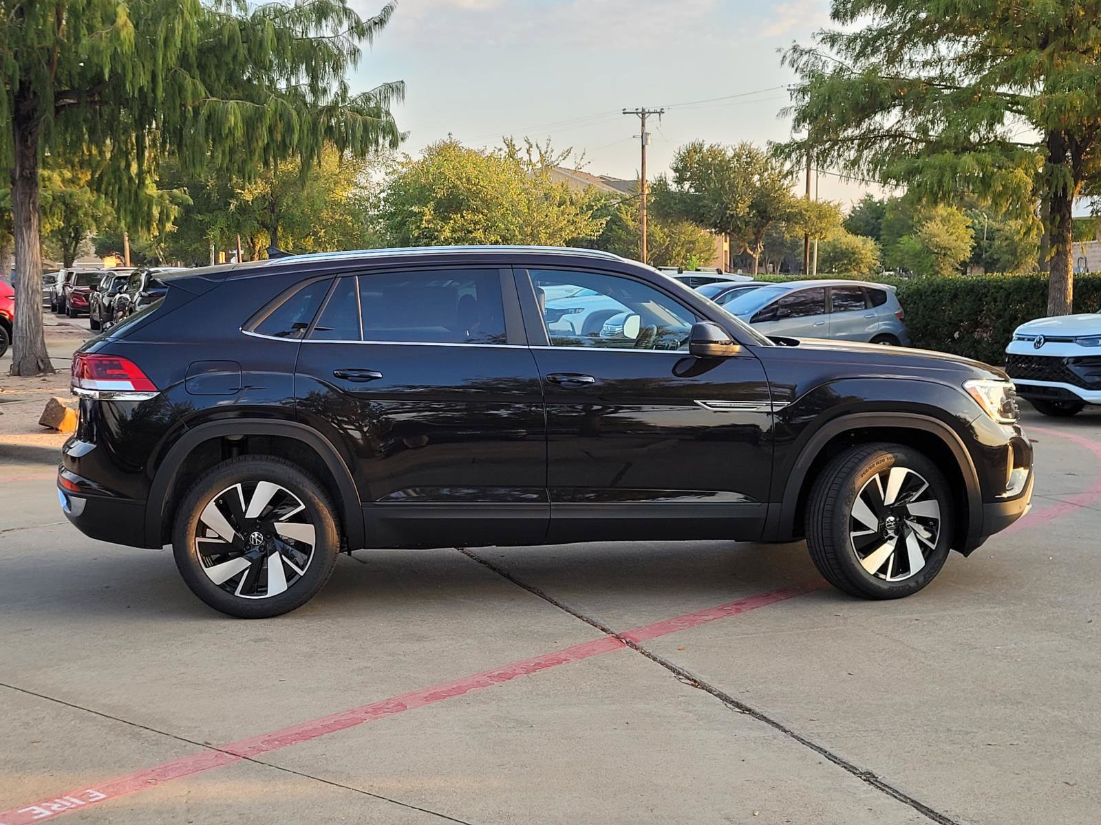 New 2026 Volkswagen Atlas Cross Sport SE w/Technology SUV
