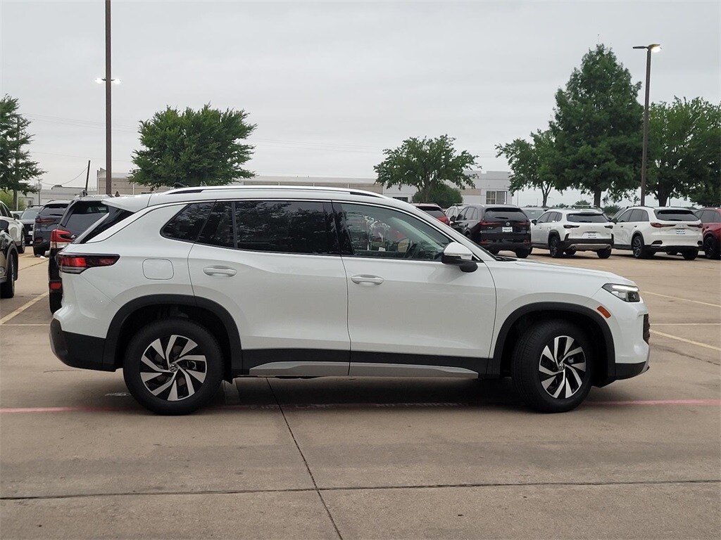 2025 Volkswagen Tiguan S photo 2