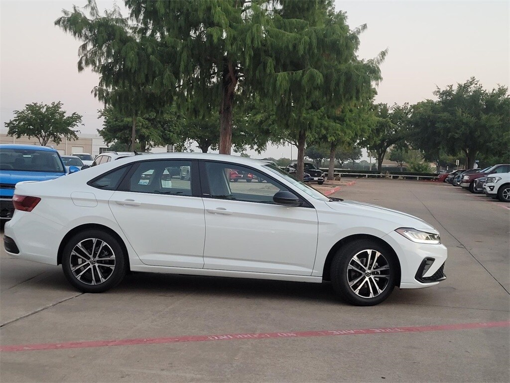 New 2025 Volkswagen Jetta 1.5T Sport Sedan