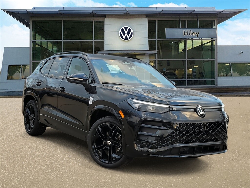 New 2026 Volkswagen Tiguan 2.0T SE R-Line Black SUV