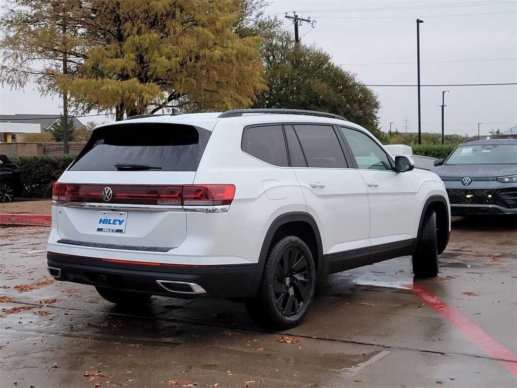 2026 Volkswagen Atlas SE Technology photo 2