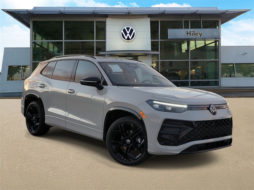 New 2026 Volkswagen Tiguan 2.0T SE R-Line Black SUV