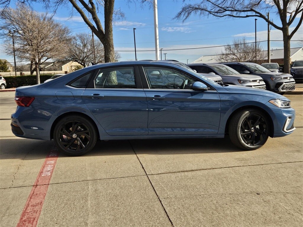 New 2026 Volkswagen Jetta 1.5T SE Sedan