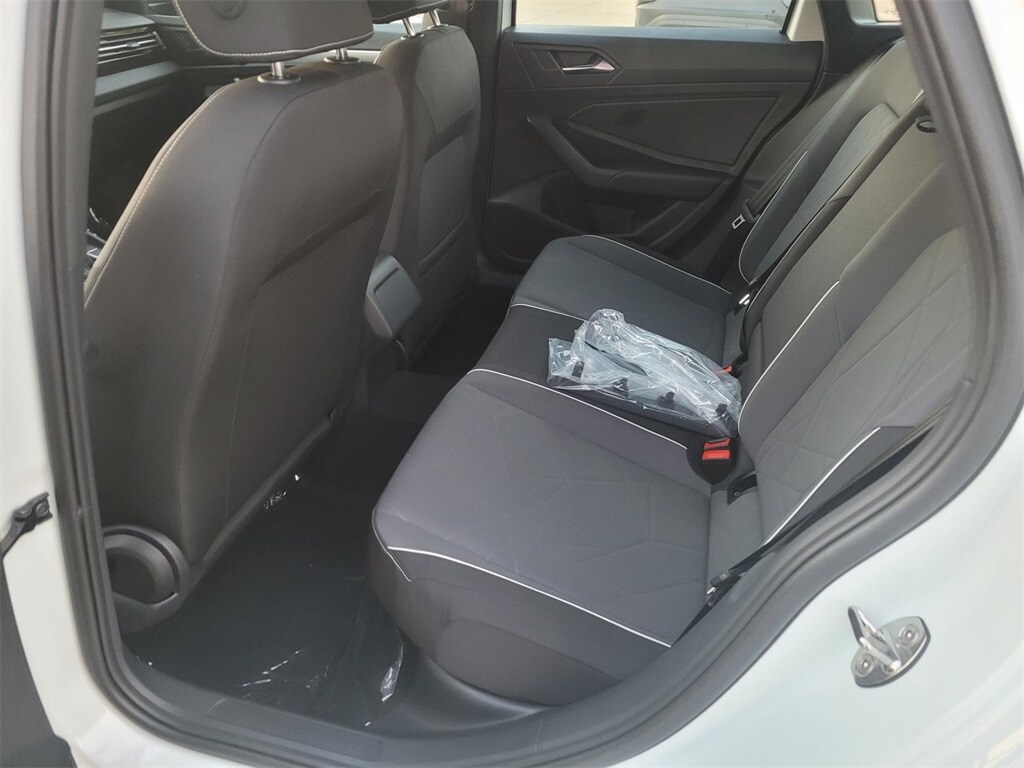 New 2025 Volkswagen Jetta 1.5T Sport Sedan