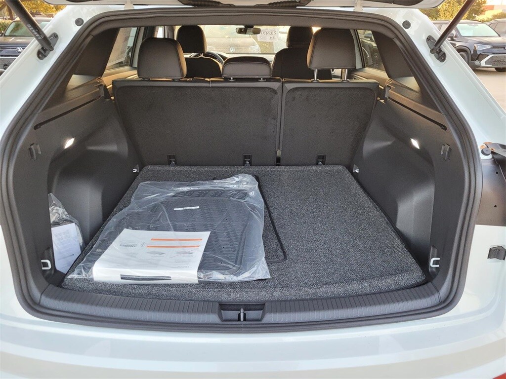 2026 Volkswagen Atlas Cross Sport SE photo 4