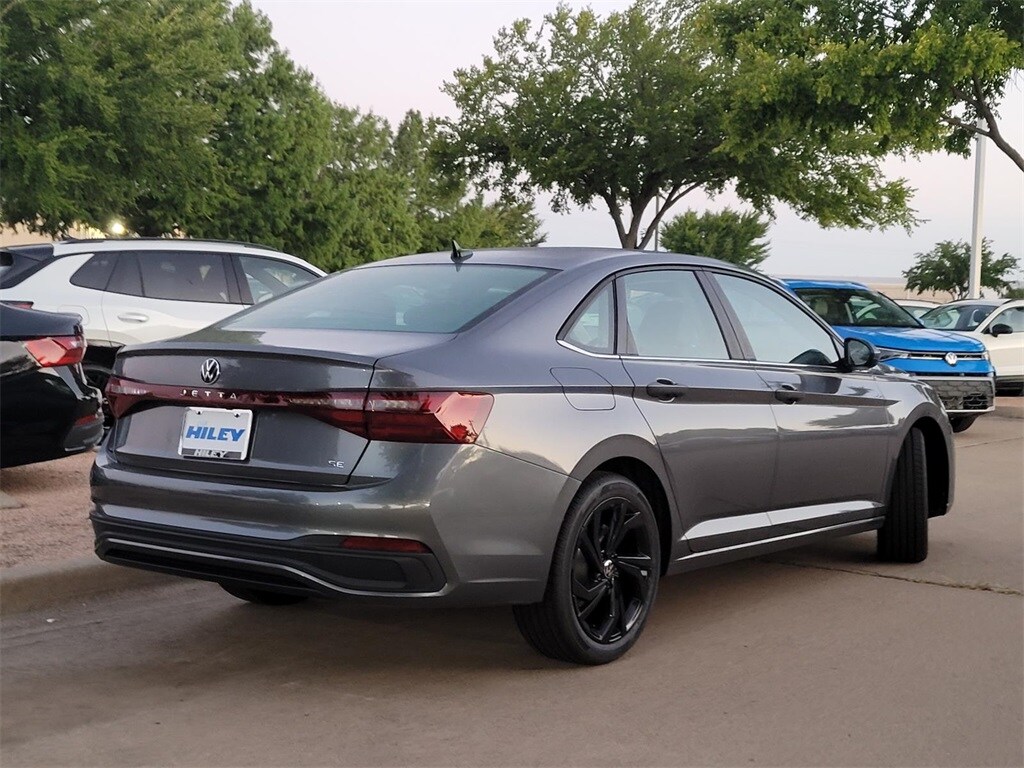 2025 Volkswagen Jetta 1.5T SE photo 3