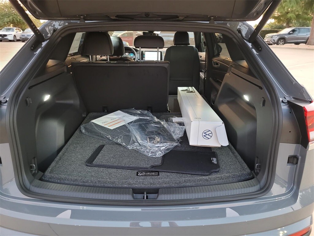 2026 Volkswagen Atlas Cross Sport SE Technology photo 4