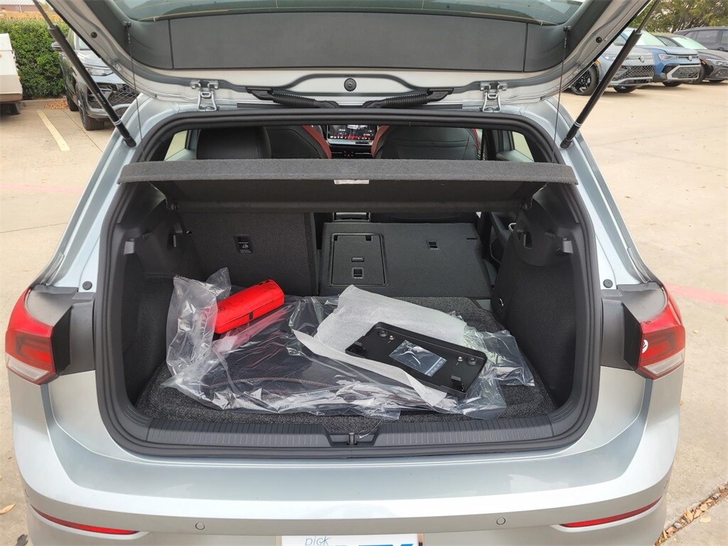 2026 Volkswagen Golf GTI SE photo 2