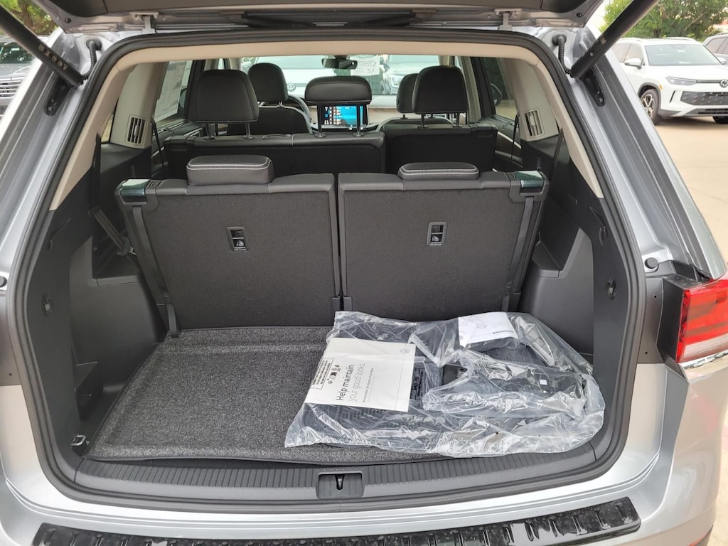 New 2026 Volkswagen Atlas SE w/Technology SUV