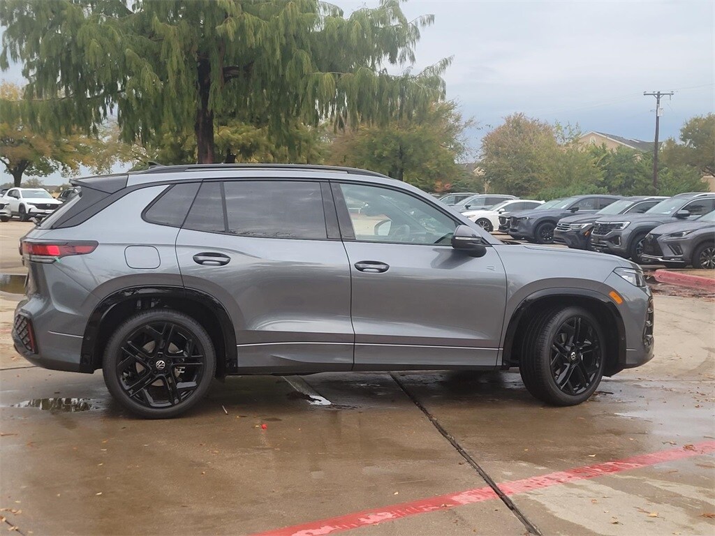 New 2026 Volkswagen Tiguan 2.0T SE R-Line Black SUV