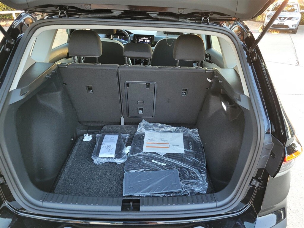 2025 Volkswagen Taos S photo 3