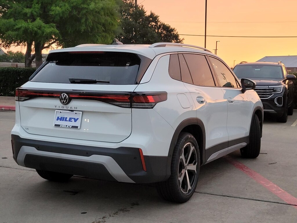 New 2026 Volkswagen Tiguan 2.0T SE SUV