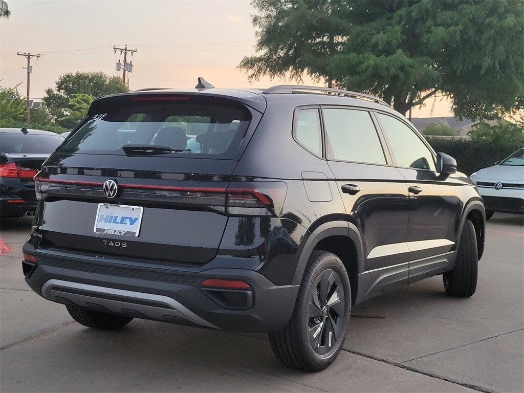 2025 Volkswagen Taos S photo 3