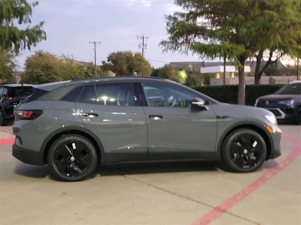 2025 Volkswagen ID.4 Pro S photo 2